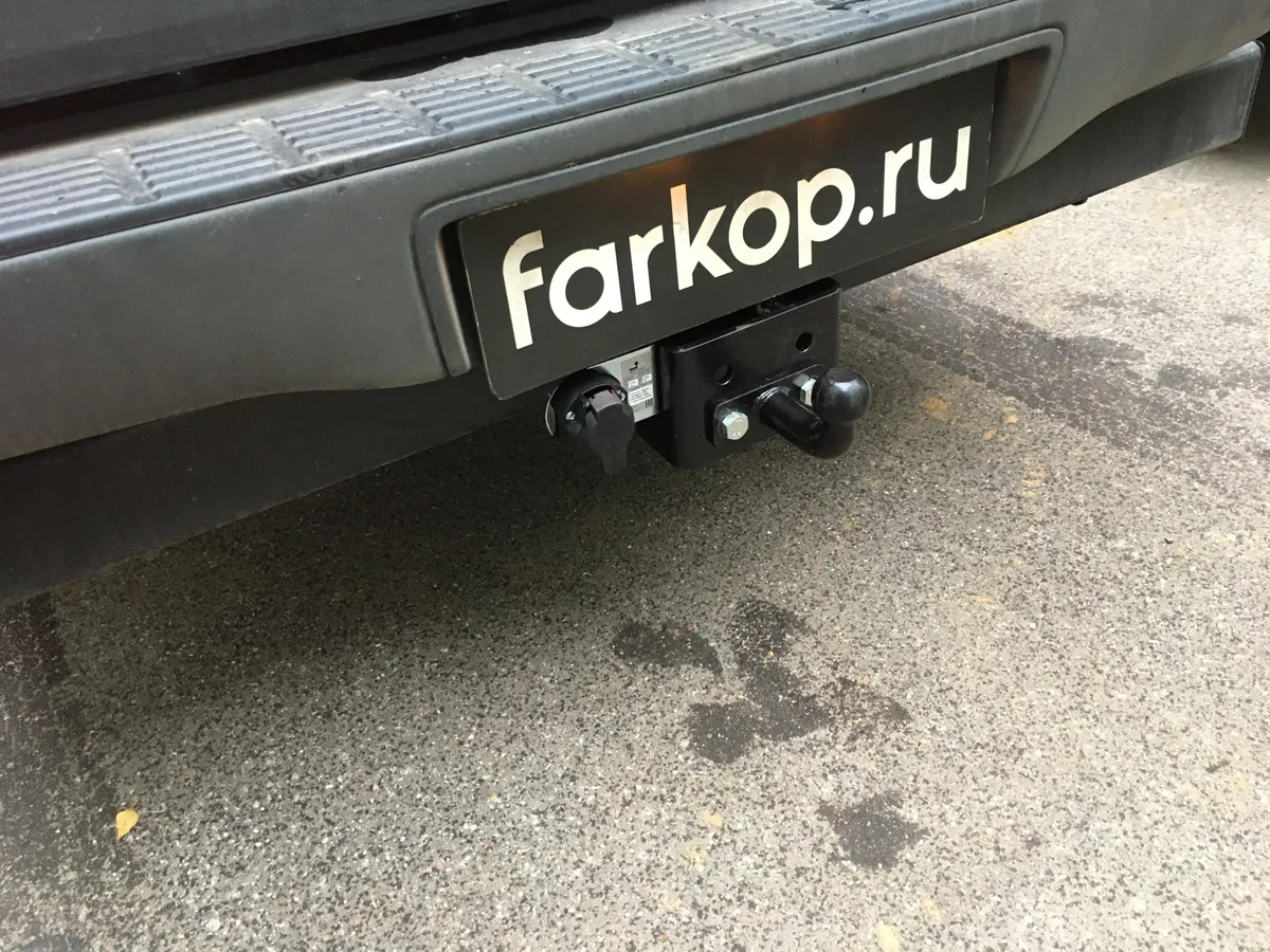 Фаркоп Лидер Плюс для Toyota Hilux 2010-2015 T114-FC в Тольятти