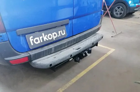 Фаркоп Steinhof для Volkswagen Crafter 2006-2016 (для а/м со ступенькой) V-033 в Тольятти